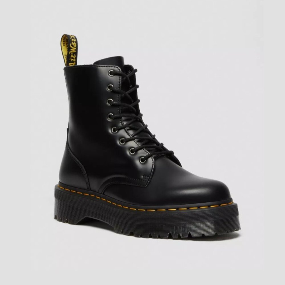 NEW - Dr Martens Jadon Boot Smooth Leather Platforms Women's 7/ Men's 6